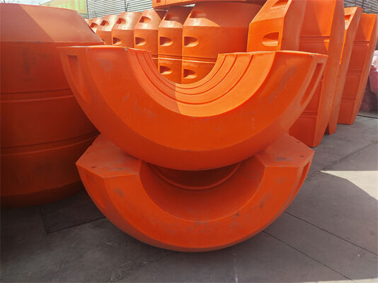 एचडीपीई ड्रेजिंग पाइप फ्लोट्स विभिन्न ड्रेजिंग पर्यावरणीय परिस्थितियों में डिस्चार्ज होसेस और पाइपलाइनों के लिए उछाल और समर्थन प्रदान करते हैं